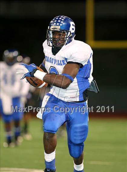 Thumbnail 1 in Lincoln vs. Seagoville (4A Division 2 Region 2 Bi-District) photogallery.
