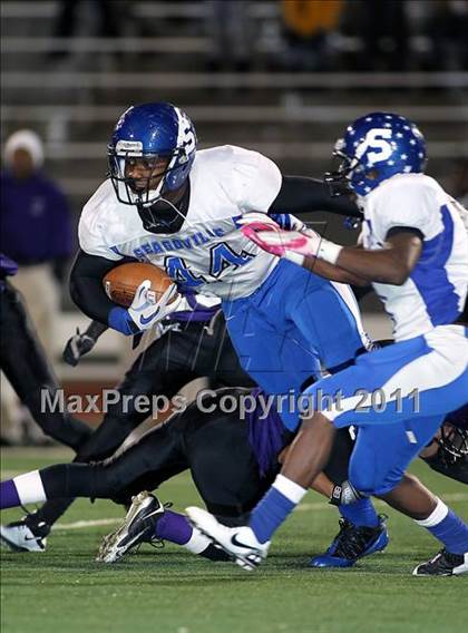 Thumbnail 2 in Lincoln vs. Seagoville (4A Division 2 Region 2 Bi-District) photogallery.