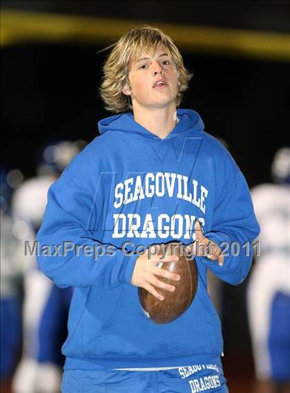Thumbnail 1 in Lincoln vs. Seagoville (4A Division 2 Region 2 Bi-District) photogallery.