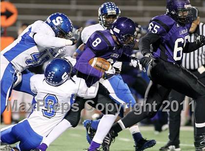 Thumbnail 1 in Lincoln vs. Seagoville (4A Division 2 Region 2 Bi-District) photogallery.