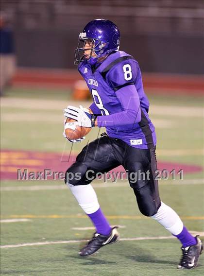 Thumbnail 2 in Lincoln vs. Seagoville (4A Division 2 Region 2 Bi-District) photogallery.