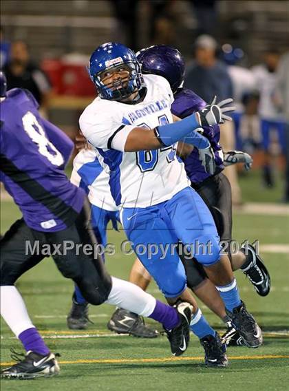 Thumbnail 3 in Lincoln vs. Seagoville (4A Division 2 Region 2 Bi-District) photogallery.