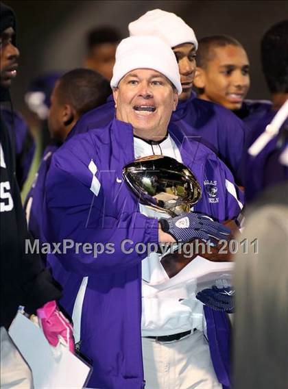 Thumbnail 3 in Lincoln vs. Seagoville (4A Division 2 Region 2 Bi-District) photogallery.