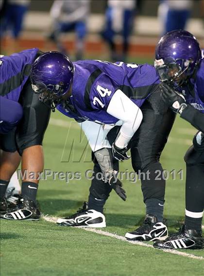 Thumbnail 2 in Lincoln vs. Seagoville (4A Division 2 Region 2 Bi-District) photogallery.