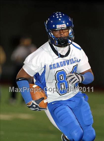 Thumbnail 2 in Lincoln vs. Seagoville (4A Division 2 Region 2 Bi-District) photogallery.