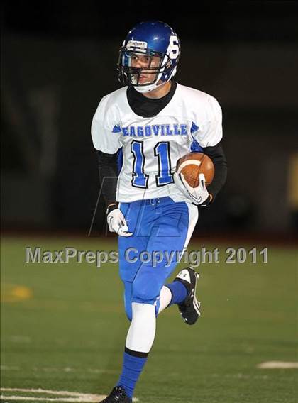 Thumbnail 3 in Lincoln vs. Seagoville (4A Division 2 Region 2 Bi-District) photogallery.