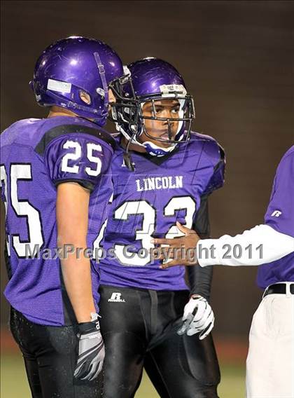 Thumbnail 1 in Lincoln vs. Seagoville (4A Division 2 Region 2 Bi-District) photogallery.