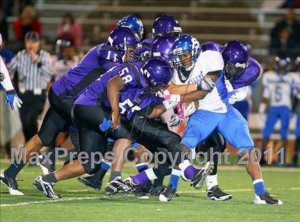 Thumbnail 2 in Lincoln vs. Seagoville (4A Division 2 Region 2 Bi-District) photogallery.