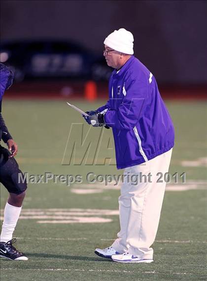 Thumbnail 2 in Lincoln vs. Seagoville (4A Division 2 Region 2 Bi-District) photogallery.