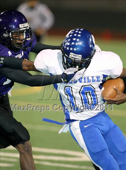 Thumbnail 3 in Lincoln vs. Seagoville (4A Division 2 Region 2 Bi-District) photogallery.