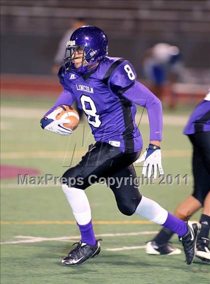 Thumbnail 1 in Lincoln vs. Seagoville (4A Division 2 Region 2 Bi-District) photogallery.