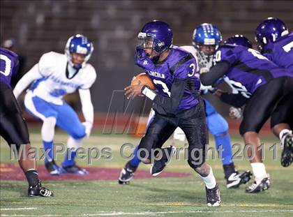 Thumbnail 1 in Lincoln vs. Seagoville (4A Division 2 Region 2 Bi-District) photogallery.