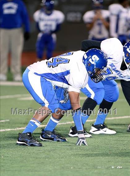 Thumbnail 3 in Lincoln vs. Seagoville (4A Division 2 Region 2 Bi-District) photogallery.