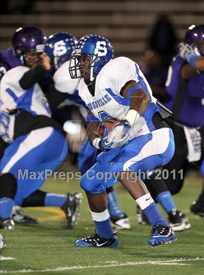 Thumbnail 3 in Lincoln vs. Seagoville (4A Division 2 Region 2 Bi-District) photogallery.