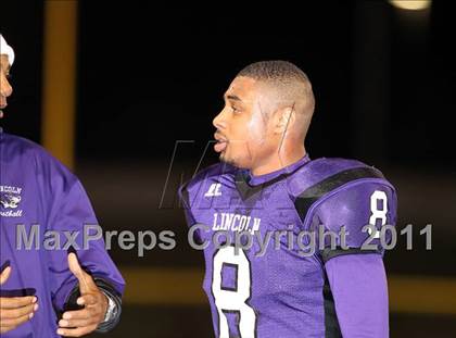 Thumbnail 1 in Lincoln vs. Seagoville (4A Division 2 Region 2 Bi-District) photogallery.