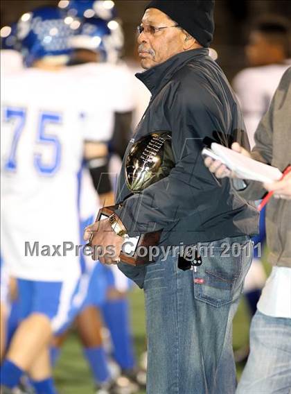 Thumbnail 1 in Lincoln vs. Seagoville (4A Division 2 Region 2 Bi-District) photogallery.