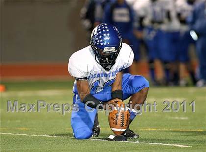 Thumbnail 2 in Lincoln vs. Seagoville (4A Division 2 Region 2 Bi-District) photogallery.