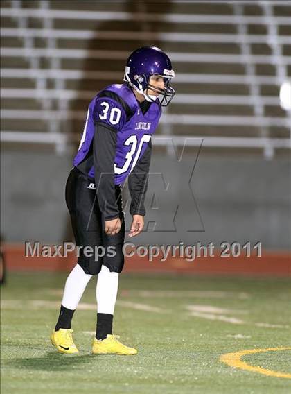 Thumbnail 2 in Lincoln vs. Seagoville (4A Division 2 Region 2 Bi-District) photogallery.