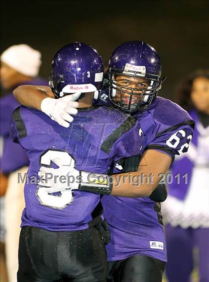 Thumbnail 2 in Lincoln vs. Seagoville (4A Division 2 Region 2 Bi-District) photogallery.