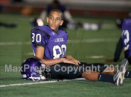 Thumbnail 3 in Lincoln vs. Seagoville (4A Division 2 Region 2 Bi-District) photogallery.