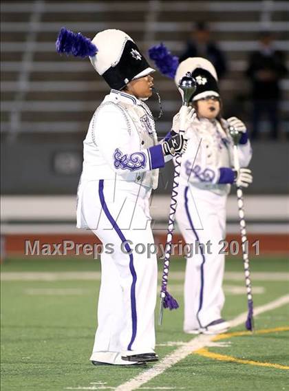Thumbnail 1 in Lincoln vs. Seagoville (4A Division 2 Region 2 Bi-District) photogallery.