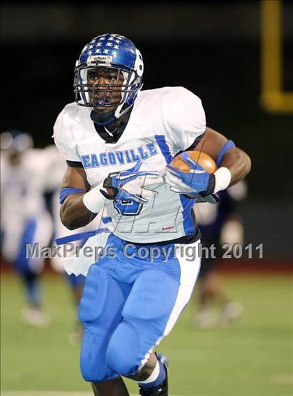 Thumbnail 2 in Lincoln vs. Seagoville (4A Division 2 Region 2 Bi-District) photogallery.
