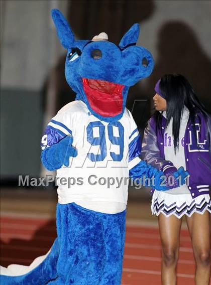 Thumbnail 3 in Lincoln vs. Seagoville (4A Division 2 Region 2 Bi-District) photogallery.