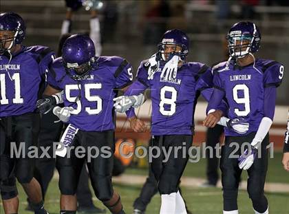 Thumbnail 1 in Lincoln vs. Seagoville (4A Division 2 Region 2 Bi-District) photogallery.