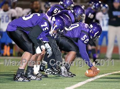 Thumbnail 1 in Lincoln vs. Seagoville (4A Division 2 Region 2 Bi-District) photogallery.