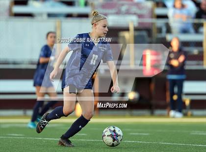 Thumbnail 2 in Wylie East vs. Tyler Legacy (UIL 6A D2 Bi-District Playoff) photogallery.