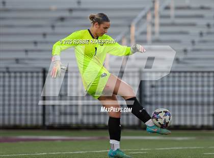 Thumbnail 1 in Wylie East vs. Tyler Legacy (UIL 6A D2 Bi-District Playoff) photogallery.