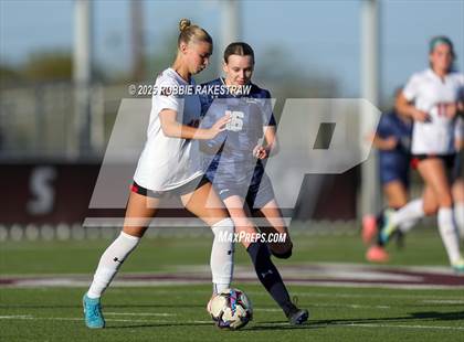 Thumbnail 2 in Wylie East vs. Tyler Legacy (UIL 6A D2 Bi-District Playoff) photogallery.