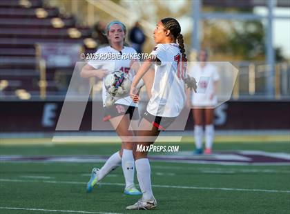 Thumbnail 2 in Wylie East vs. Tyler Legacy (UIL 6A D2 Bi-District Playoff) photogallery.