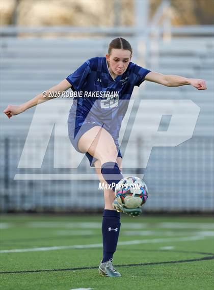 Thumbnail 2 in Wylie East vs. Tyler Legacy (UIL 6A D2 Bi-District Playoff) photogallery.