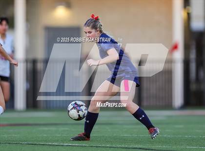 Thumbnail 2 in Wylie East vs. Tyler Legacy (UIL 6A D2 Bi-District Playoff) photogallery.
