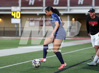 Thumbnail 1 in Wylie East vs. Tyler Legacy (UIL 6A D2 Bi-District Playoff) photogallery.