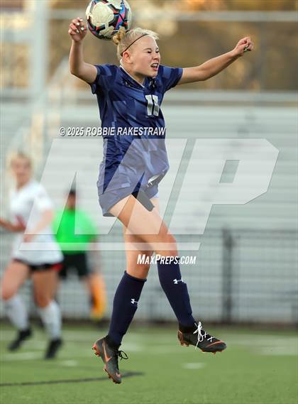 Thumbnail 2 in Wylie East vs. Tyler Legacy (UIL 6A D2 Bi-District Playoff) photogallery.