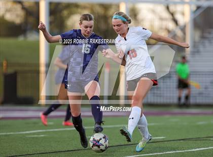 Thumbnail 3 in Wylie East vs. Tyler Legacy (UIL 6A D2 Bi-District Playoff) photogallery.