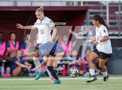 Thumbnail 2 in Wylie East vs. Tyler Legacy (UIL 6A D2 Bi-District Playoff) photogallery.