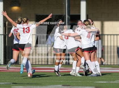 Thumbnail 3 in Wylie East vs. Tyler Legacy (UIL 6A D2 Bi-District Playoff) photogallery.