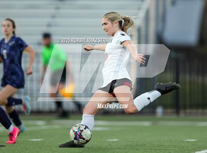 Thumbnail 2 in Wylie East vs. Tyler Legacy (UIL 6A D2 Bi-District Playoff) photogallery.