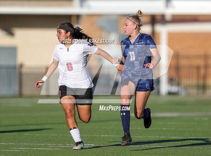 Thumbnail 3 in Wylie East vs. Tyler Legacy (UIL 6A D2 Bi-District Playoff) photogallery.