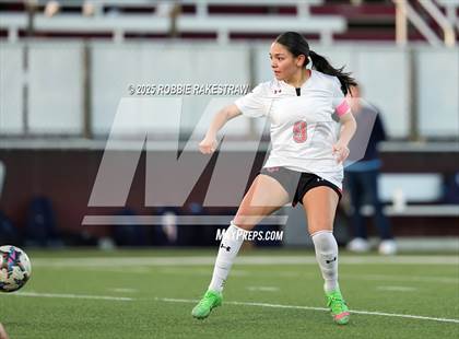 Thumbnail 3 in Wylie East vs. Tyler Legacy (UIL 6A D2 Bi-District Playoff) photogallery.
