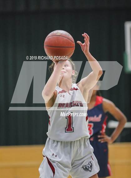 Thumbnail 2 in San Joaquin Memorial vs. Paso Robles (H.I.T Hoover High School) photogallery.