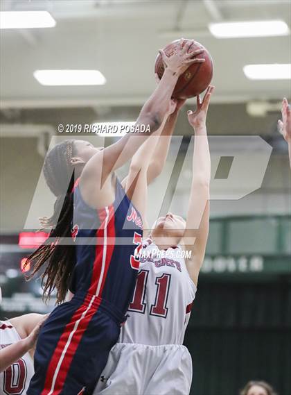 Thumbnail 2 in San Joaquin Memorial vs. Paso Robles (H.I.T Hoover High School) photogallery.