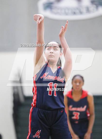 Thumbnail 1 in San Joaquin Memorial vs. Paso Robles (H.I.T Hoover High School) photogallery.
