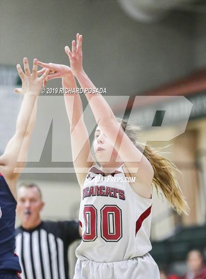 Thumbnail 1 in San Joaquin Memorial vs. Paso Robles (H.I.T Hoover High School) photogallery.