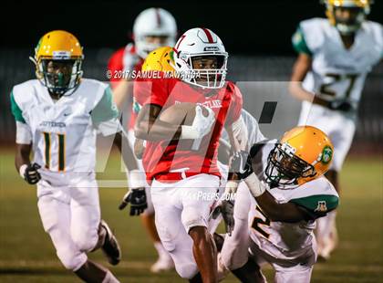 Thumbnail 3 in Harvard-Westlake vs Jefferson photogallery.