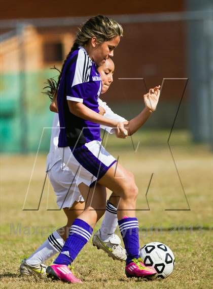 Thumbnail 2 in Alvin vs Morton Ranch (Pearland Shootout) photogallery.