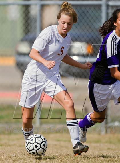 Thumbnail 2 in Alvin vs Morton Ranch (Pearland Shootout) photogallery.